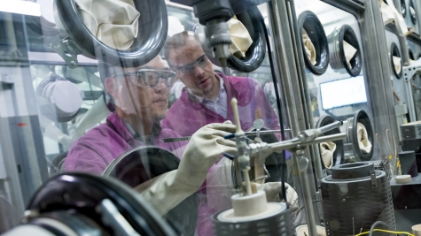 Image of researchers searching for the ideal characteristics of molten salt in the lab.
